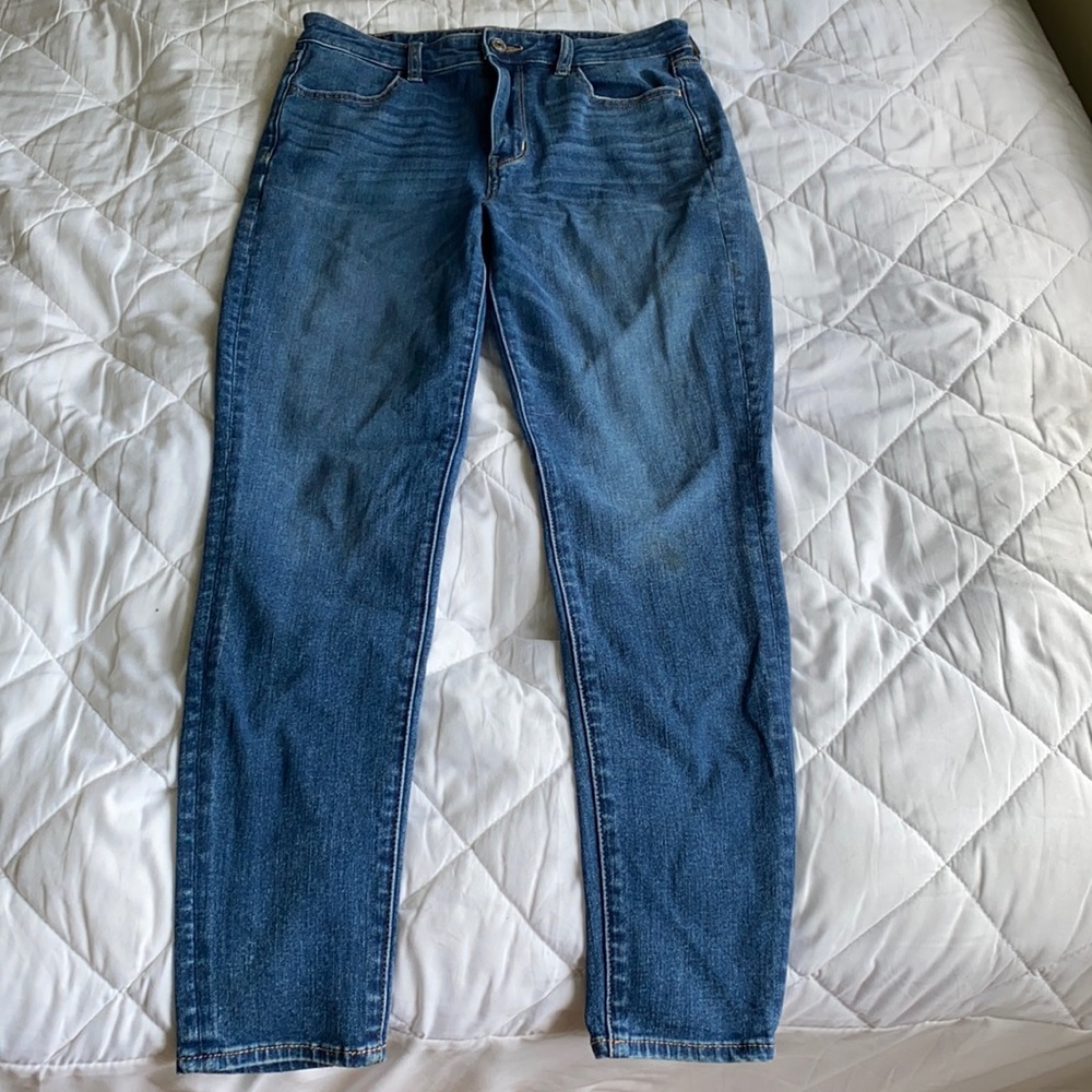 Super Hi-Rise American Eagle Jeans